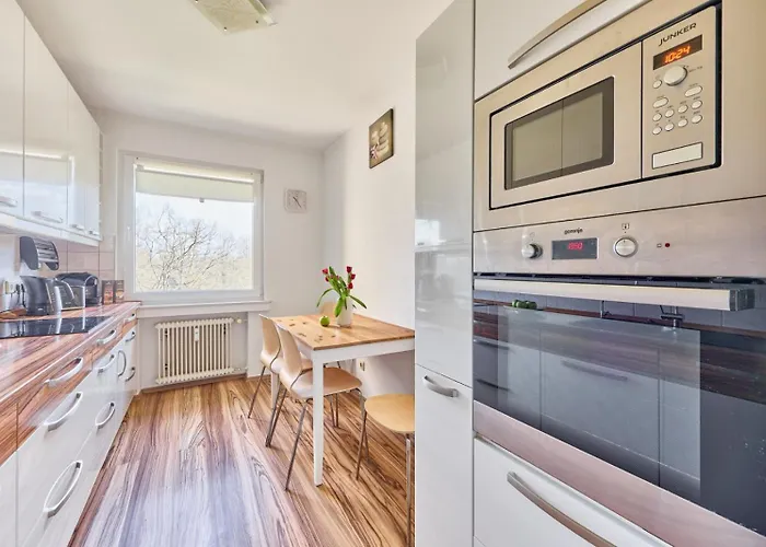 Ida, The Suburban Apartment Nearby Cologne