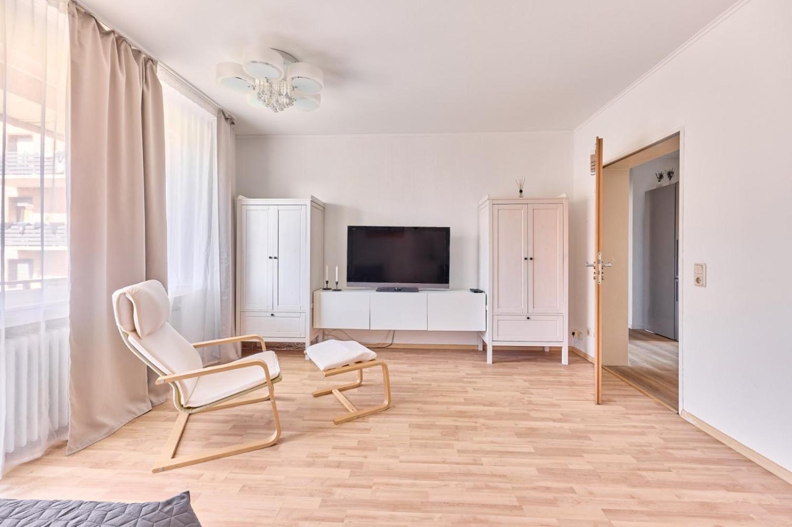 Ida, The Suburban Nearby Cologne Apartment